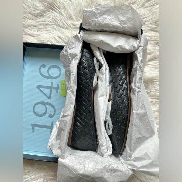 NIB Bernardo Gwynn woven flats - Picture 6 of 7